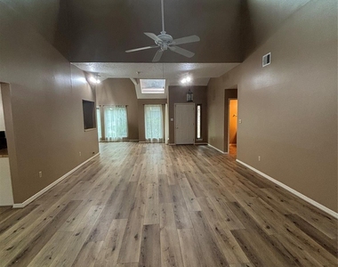 15702 Oxenford Drive - Photo Thumbnail 9