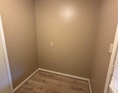 15702 Oxenford Drive - Photo Thumbnail 23