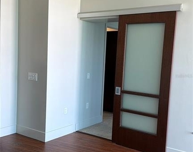 912 Channelside Drive - Photo Thumbnail 11