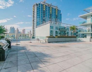 912 Channelside Drive - Photo Thumbnail 4