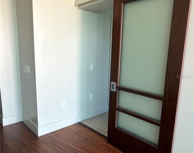 912 Channelside Drive - Photo Thumbnail 1