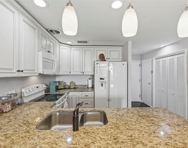 1 Beach Drive Se - Photo Thumbnail 7