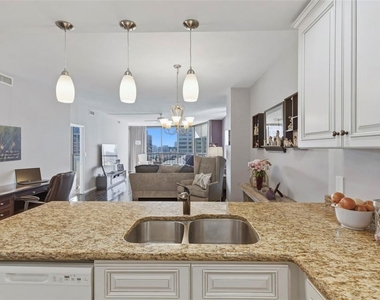 1 Beach Drive Se - Photo Thumbnail 4
