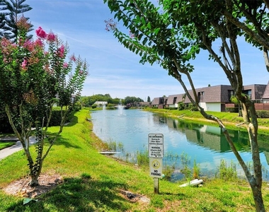 15217 W Pond Woods Drive - Photo Thumbnail 52