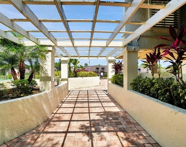 15217 W Pond Woods Drive - Photo Thumbnail 63