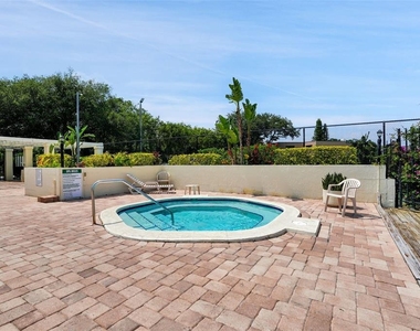 15217 W Pond Woods Drive - Photo Thumbnail 62