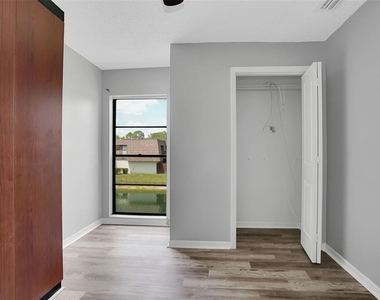 15217 W Pond Woods Drive - Photo Thumbnail 32