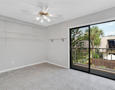15217 W Pond Woods Drive - Photo Thumbnail 34