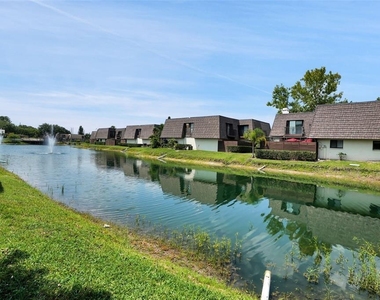 15217 W Pond Woods Drive - Photo Thumbnail 48