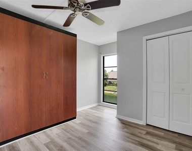 15217 W Pond Woods Drive - Photo Thumbnail 31