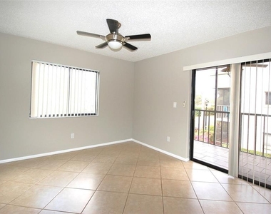 3300 Fox Chase Circle N - Photo Thumbnail 7