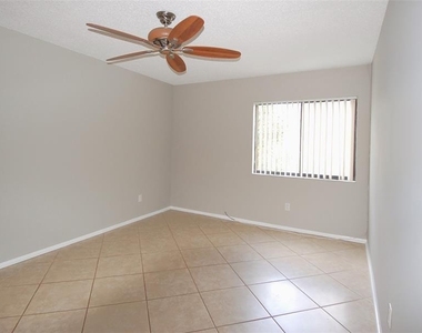 3300 Fox Chase Circle N - Photo Thumbnail 5