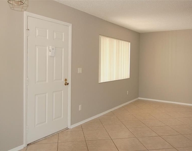 3300 Fox Chase Circle N - Photo Thumbnail 1