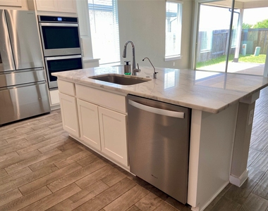 28503 Hannahs Harbor Lane - Photo Thumbnail 6