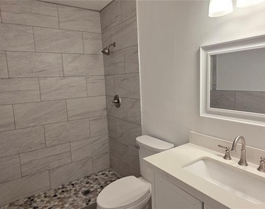 410 S Oakwood Avenue - Photo Thumbnail 8