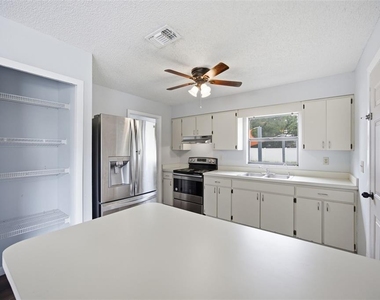 5412 N 48th Street - Photo Thumbnail 10