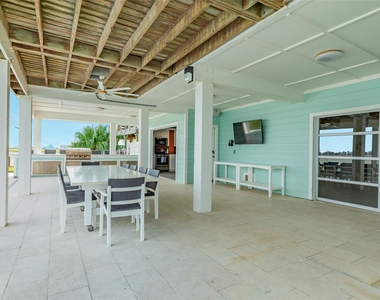 9680 Airways Lane - Photo Thumbnail 11