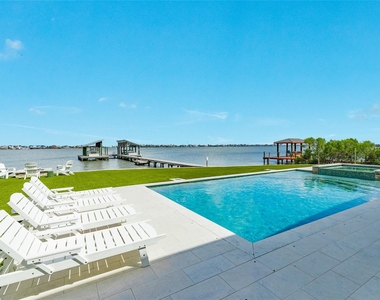 9680 Airways Lane - Photo Thumbnail 7