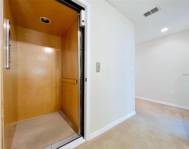 10144 Arbor Run Drive - Photo Thumbnail 4