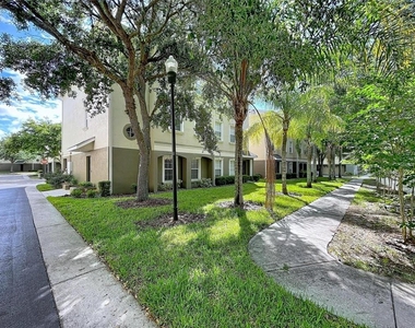 10144 Arbor Run Drive - Photo Thumbnail 2