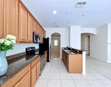 10144 Arbor Run Drive - Photo Thumbnail 12