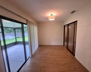 10531 98th Street - Photo Thumbnail 7
