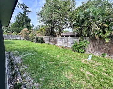 10531 98th Street - Photo Thumbnail 16