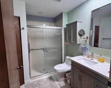 10531 98th Street - Photo Thumbnail 8