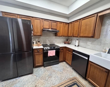 10531 98th Street - Photo Thumbnail 2