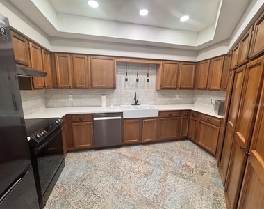 10531 98th Street - Photo Thumbnail 1