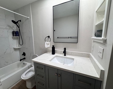 10531 98th Street - Photo Thumbnail 10