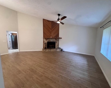 10531 98th Street - Photo Thumbnail 2