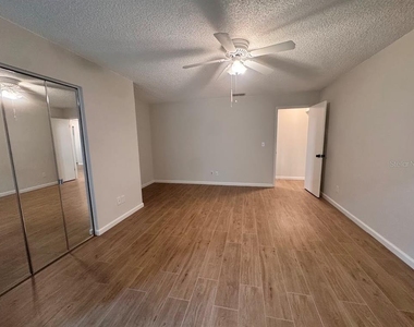 10531 98th Street - Photo Thumbnail 5