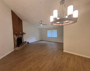 10531 98th Street - Photo Thumbnail 4