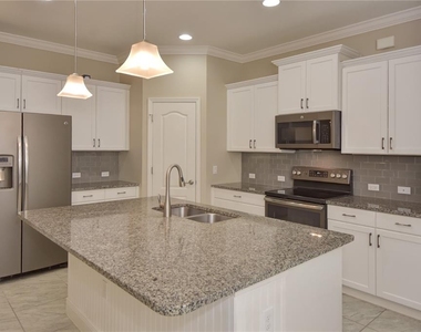 7408 Ridgelake Circle - Photo Thumbnail 9