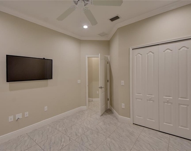 7408 Ridgelake Circle - Photo Thumbnail 32