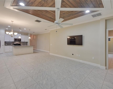 7408 Ridgelake Circle - Photo Thumbnail 17