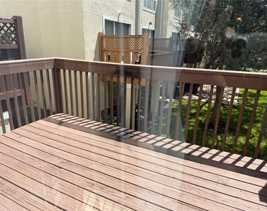 3146 Bayshore Oaks Drive - Photo Thumbnail 6