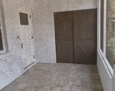 674 Heritage Lane - Photo Thumbnail 3