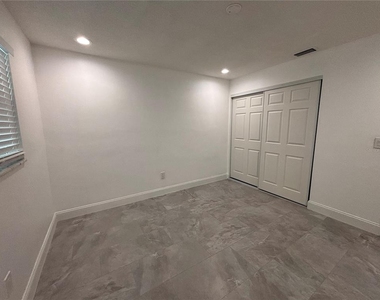 674 Heritage Lane - Photo Thumbnail 16