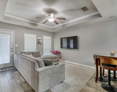 1008 Gardenia Street - Photo Thumbnail 5