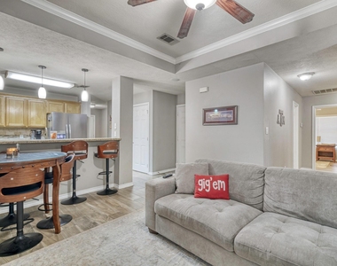 1008 Gardenia Street - Photo Thumbnail 7