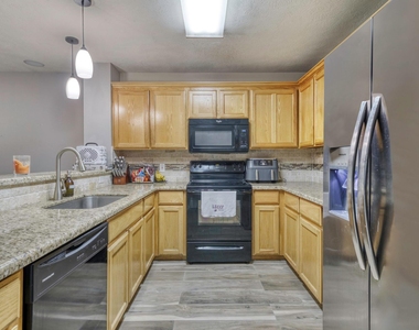 1008 Gardenia Street - Photo Thumbnail 8