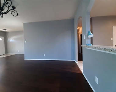 23322 E Pine Ivy Lane - Photo Thumbnail 7