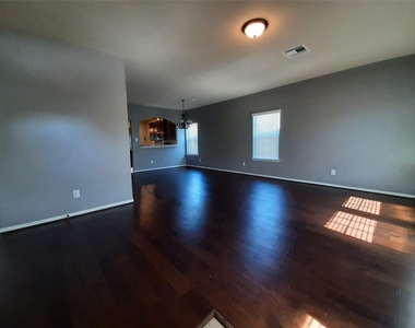 23322 E Pine Ivy Lane - Photo Thumbnail 2