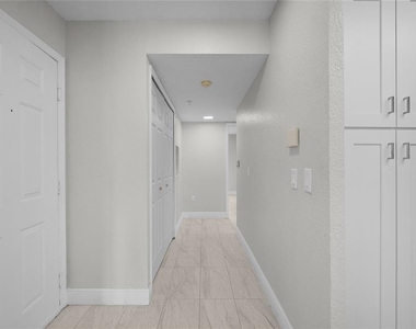 13929 Fairway Island Drive - Photo Thumbnail 14