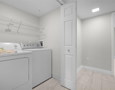 13929 Fairway Island Drive - Photo Thumbnail 15