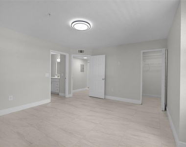 13929 Fairway Island Drive - Photo Thumbnail 17