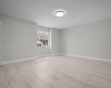 13929 Fairway Island Drive - Photo Thumbnail 16
