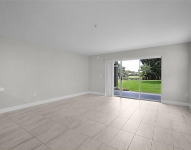 13929 Fairway Island Drive - Photo Thumbnail 7